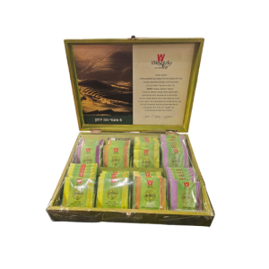 תיבת עץ עם מגוון תה ירוק